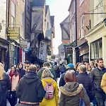 Minster Peek With Free Parking